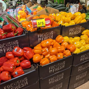 Stop & Shop - a display of fresh produce - Grocery Near Me - Danbury, Connecticut Stop & Shop - a display of fresh produce - Grocery Near Me - Danbury, Connecticut
