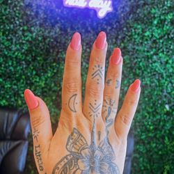 Emilia’s Nails and Spa