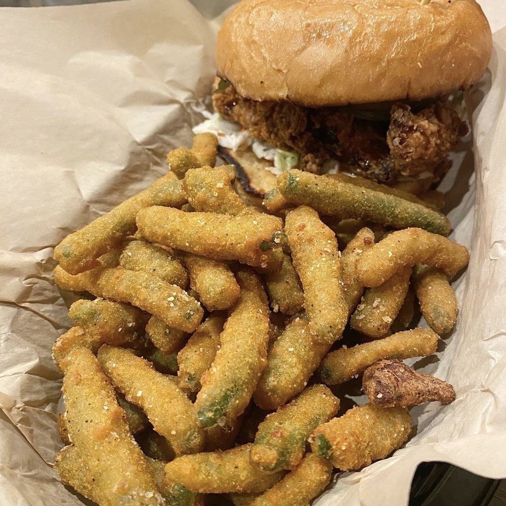 300 Suns Brewing - Colorado fried chicken sandwich with fried green beans - Brewpubs Near Me - Longmont, Colorado 300 Suns Brewing - Colorado fried chicken sandwich with fried green beans - Brewpubs Near Me - Longmont, Colorado