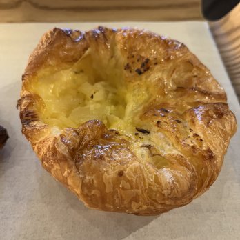 Paris Baguette - Pineapple Danish - Coffee & Tea Near Me - Mountain View, California