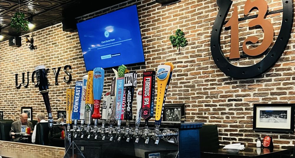 Lucky's 13 Pub