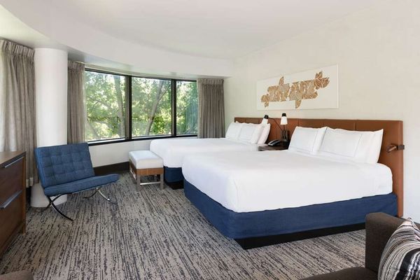 Hilton Fairfax by null