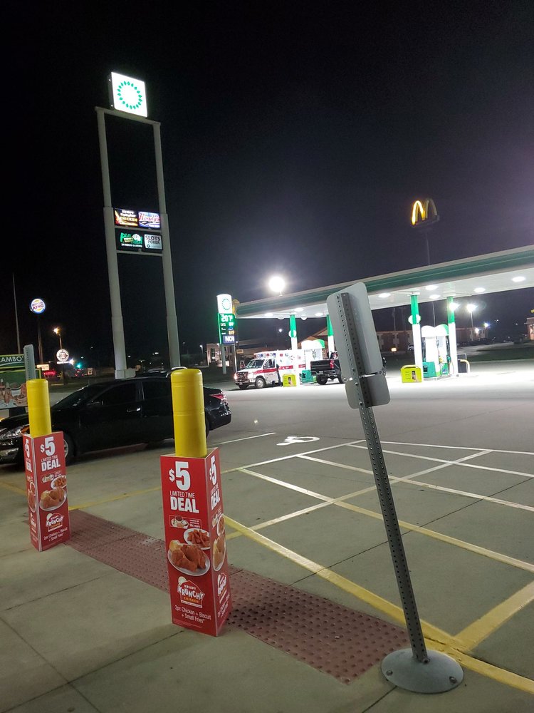 LAMBOS BP Updated July 2024 1000 E Southline Rd, Tuscola, Illinois