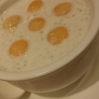 鼎泰豐 - Canteloupe coconut milk sago - Taiwanese Near Me - Sha Tin, HK