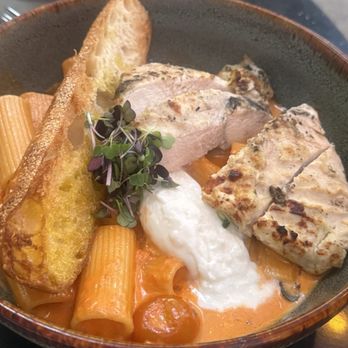 Cafe Americano at Caesars Palace - Pasta à la Vodka w chicken - Breakfast & Brunch Near Me - Las Vegas, Nevada Cafe Americano at Caesars Palace - Pasta à la Vodka w chicken - Breakfast & Brunch Near Me - Las Vegas, Nevada