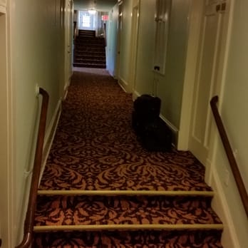 Lakeside Inn - Way too many steps to traverse with luggage if your room is front lakeside. - Hotels Near Me - Mount Dora, Florida Lakeside Inn - Way too many steps to traverse with luggage if your room is front lakeside. - Hotels Near Me - Mount Dora, Florida