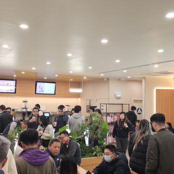 Molly Tea - 11-23-24. Interior - Bubble Tea Near Me - Sunnyvale, California Molly Tea - 11-23-24. Interior - Bubble Tea Near Me - Sunnyvale, California