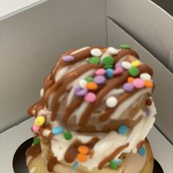Fat Cupcake- Happy Valley - Crazy Eight White