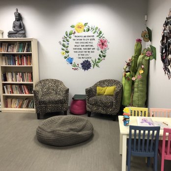 Well Rounded Momma - Lounge and Library - Midwives Near Me - Las Vegas, Nevada
