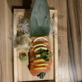 est. - Sashimi Lachs - Japanese Near Me - Berlin, BE
