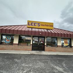 Lee's Famous Recipe Chicken