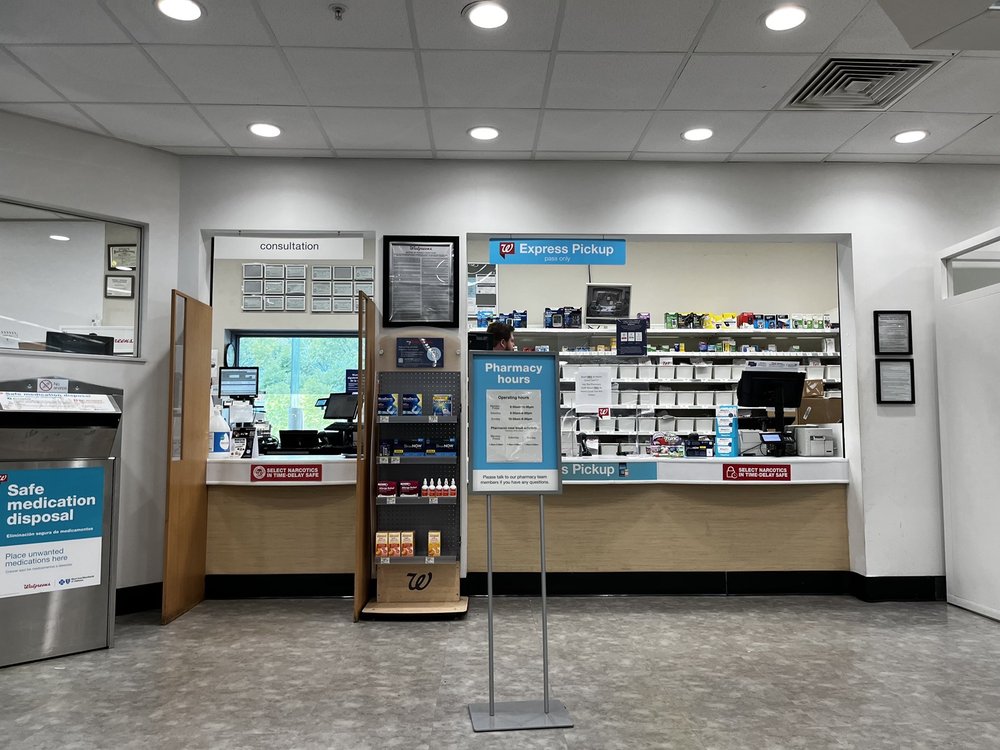 WALGREENS Updated June 2024 12 Photos & 26 Reviews 7813 Highway