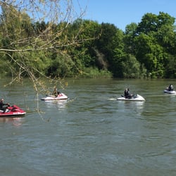 Gastronomie Rheincamping Siebengebirgsblick - Die Jetski Fahrer machen hier Ihre Pause...