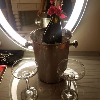 Virgin Hotels Chicago - Hotels Near Me - Chicago, Illinois