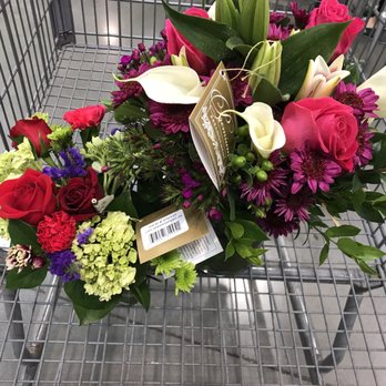 Costco - Small vase floral arrangements for $19.99, large for 29.99. The flowers generally last for more than a week and look way more expensive! - Wholesale Stores Near Me - Atlanta, Georgia Costco - Small vase floral arrangements for $19.99, large for 29.99. The flowers generally last for more than a week and look way more expensive! - Wholesale Stores Near Me - Atlanta, Georgia