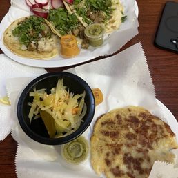 3 2. Tacos (3) & papusa 3 2. Tacos (3) & papusa