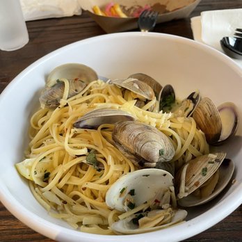 Hook & Anchor - Clam linguini - Seafood Near Me - Costa Mesa, California Hook & Anchor - Clam linguini - Seafood Near Me - Costa Mesa, California