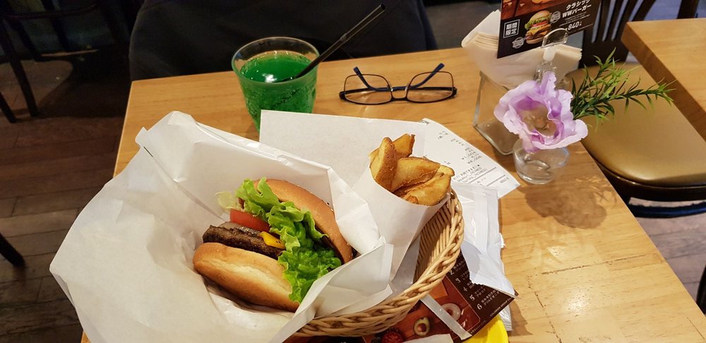 FRESHNESS BURGER Otemachi