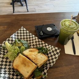 Pesto Herb Chicken Melt Panini and Detox Deluxe Smoothie Pesto Herb Chicken Melt Panini and Detox Deluxe Smoothie