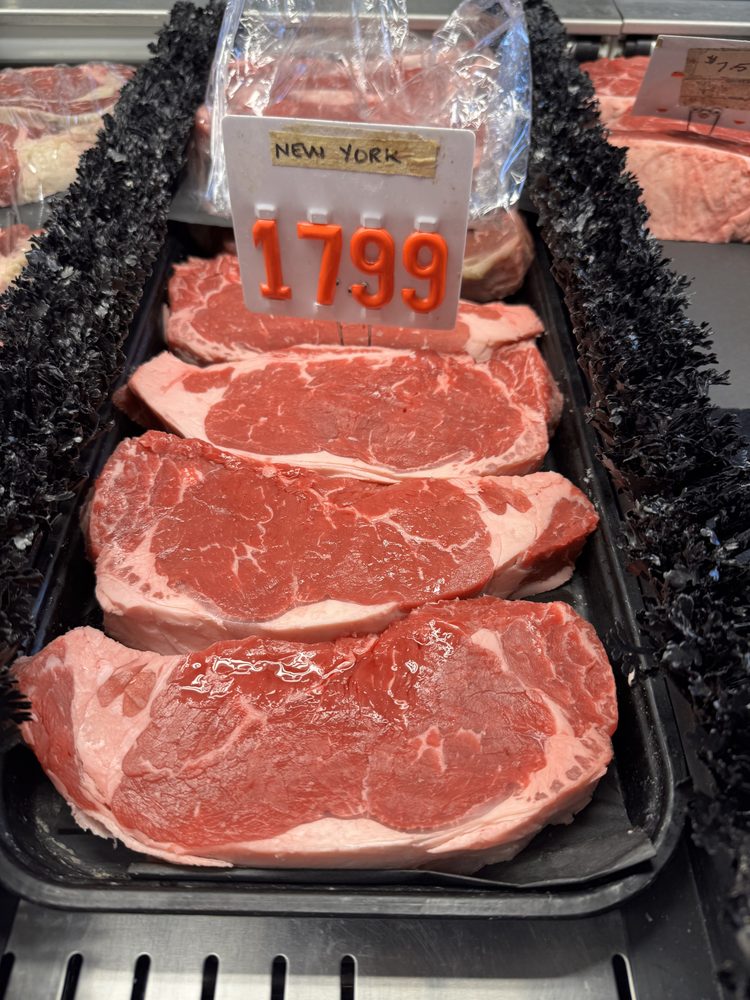 The Lake House Meats & Deli Logo