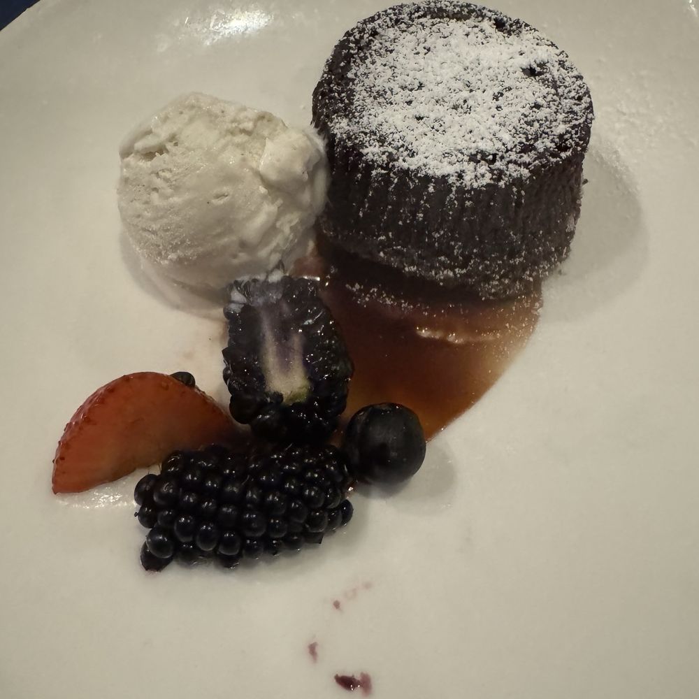 Pamplemousse Grille - Warm chocolate cake - New American Near Me - Solana Beach, California Pamplemousse Grille - Warm chocolate cake - New American Near Me - Solana Beach, California