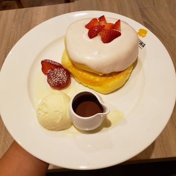 Fluffy Fluffy Dessert Cafe - Desserts Near Me - Toronto, Ontario Fluffy Fluffy Dessert Cafe - Desserts Near Me - Toronto, Ontario