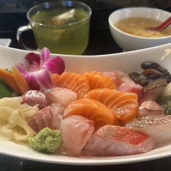 Matsutake Sushi & Sake Bar - Chirashi (dinner) - Sushi Bars Near Me - Reston, Virginia