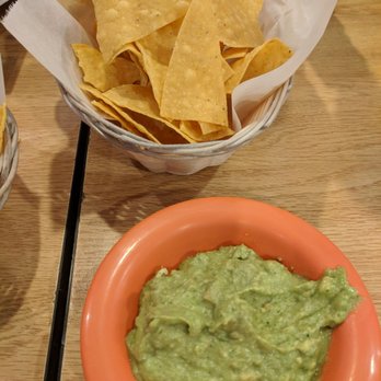El Beso - Guac and chips - Mexican Near Me - Bargersville, Indiana