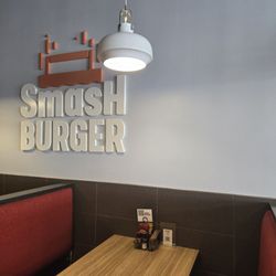 Smashburger - Indoor dining