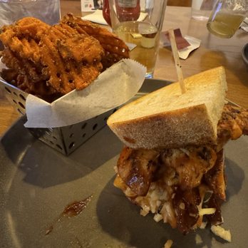 Bat 17 - 1/2 Roadhouse with Sweet Potato Fries - New American Near Me - Evanston, Illinois