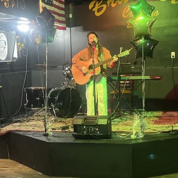 Brudders Bar and Grill - Lady singing an original piece! - Bars Near Me - Chicago, Illinois