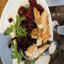WildPlum Grocer - Beet arugula salad, add chicken