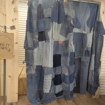 Thrifty Beaches - dressing rooms - Used, Vintage & Consignment Near Me - San Luis Obispo, California