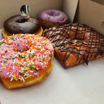 Randy's Donuts - Four donuts of the morning - Donuts Near Me - Torrance, California Randy's Donuts - Four donuts of the morning - Donuts Near Me - Torrance, California