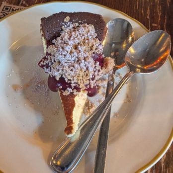 Darling - Basque cheesecake - Bars Near Me - Montreal, Quebec