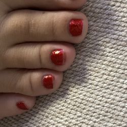 POSH Skin Care & Nail Bar - 2 cuts on my third and fourth toe