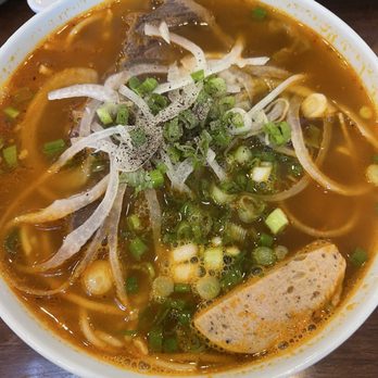 Pho Le 777 - Bun Bo Hue (Spicy Beef Noodle Soup) - Vietnamese Near Me - Chicago, Illinois