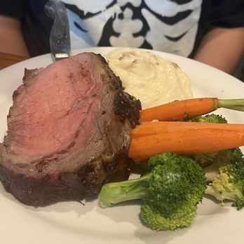 Harris Ranch - Prime rib - Hotels Near Me - Coalinga, California Harris Ranch - Prime rib - Hotels Near Me - Coalinga, California