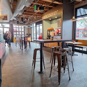MOD Pizza - Indoor seating and beverage station - Fast Food Near Me - Vancouver, Washington