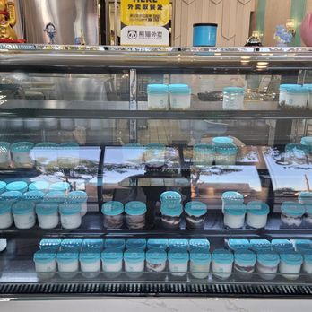 Coconut Jelly King - Coconut jelly display - Desserts Near Me - Alhambra, California Coconut Jelly King - Coconut jelly display - Desserts Near Me - Alhambra, California