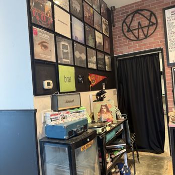 Melted Vinyl Coffee - Inside - Coffee & Tea Near Me - Brea, California