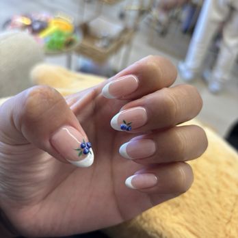 Gemiés Nails - Nail Technicians Near Me - Anaheim, California