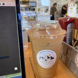 Local Coffee Bar - Iced latte