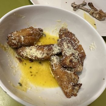 Flippers Pizza - Garlic Parmesan wings - Pizza Near Me - Orlando, Florida Flippers Pizza - Garlic Parmesan wings - Pizza Near Me - Orlando, Florida