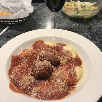 Belleria Struthers - Very good, great service, reasonably priced and it was a generous portion (took home half) I would have given 5 stars, but iceberg lettuce - Pizza Near Me - Struthers, Ohio