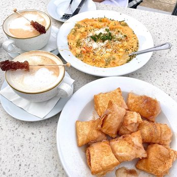 Lighthouse - Vanilla latte, Cinnamon Sugar Beignets, and Lobster Mac & Cheese - Breakfast & Brunch Near Me - Newport Beach, California