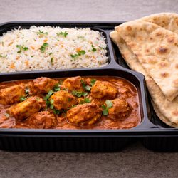 Affordable chicken curry lunch box in Las Vegas. Halal Indian meal for office staff & corporate catering, includes rice & naan.