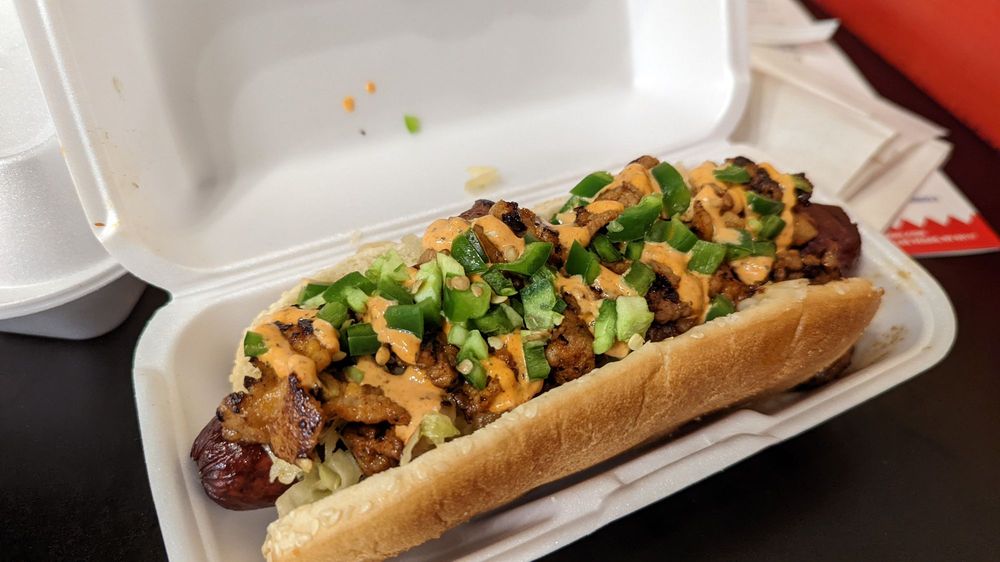 Buldogis Gourmet Hot Dogs - Photo 1