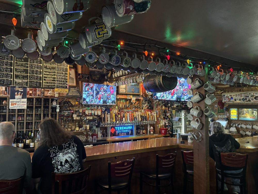 Bilda's Friess Lake Pub