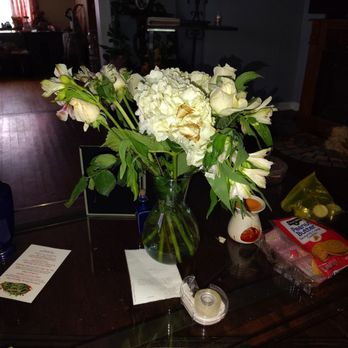 Blossom Flower Delivery - These look nothing like the arrangement i ordered and they arrived in 5 days even though i paid for emergency delivery by 1pm the next day.. - Florists Near Me Blossom Flower Delivery - These look nothing like the arrangement i ordered and they arrived in 5 days even though i paid for emergency delivery by 1pm the next day.. - Florists Near Me